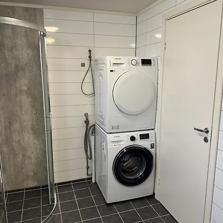 And Spacious With 3 Bedrooms And Beds For 10 Persons