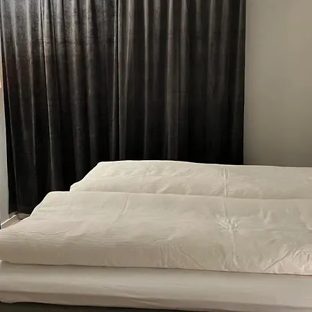 Apartment And Spacious With 3 Bedrooms And Beds For 10 Persons