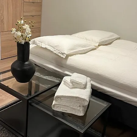 And Spacious With 3 Bedrooms And Beds For 10 Persons *