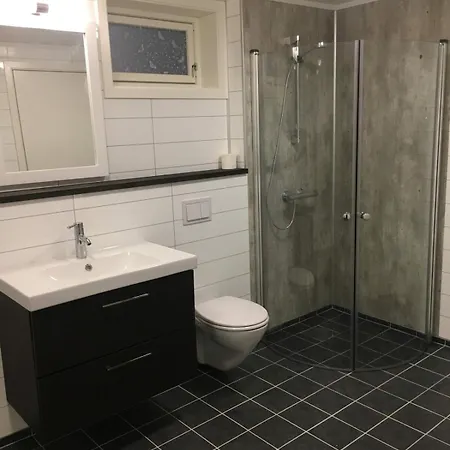 And Spacious With 3 Bedrooms And Beds For 10 Persons Leilighet