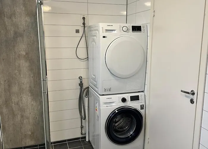 And Spacious With 3 Bedrooms And Beds For 10 Persons