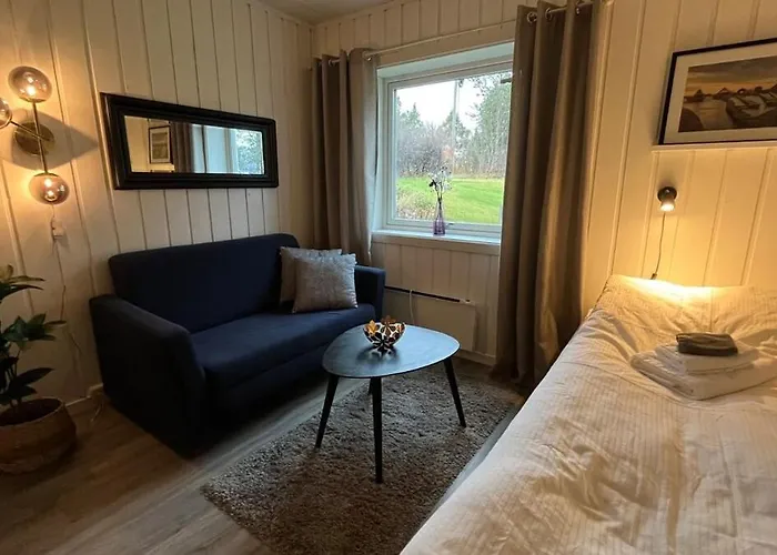 And Spacious With 3 Bedrooms And Beds For 10 Persons Lägenhet *