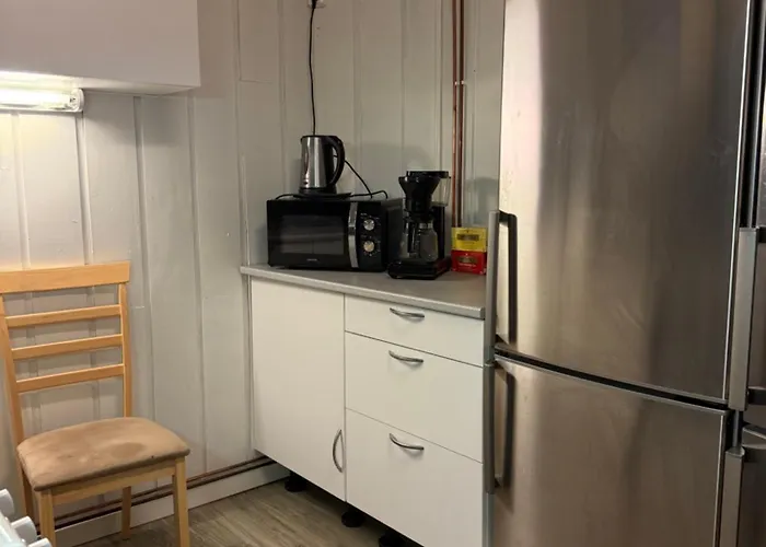 Lägenhet And Spacious With 3 Bedrooms And Beds For 10 Persons